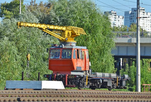 Train-crane-railcar